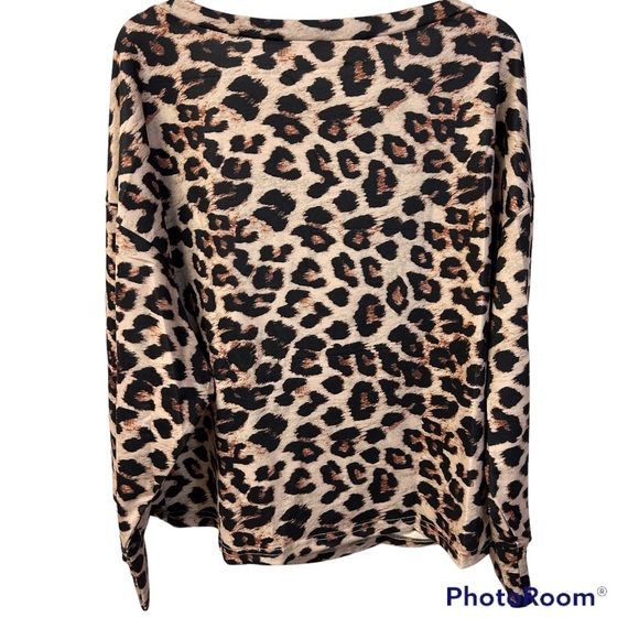 LEOPARD PRINT OVERSIZED BLOUSE - Picture 2 of 5